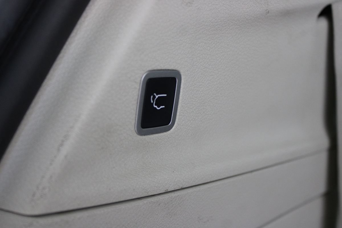 Used 2023 Chrysler Voyager LX FWD image 27