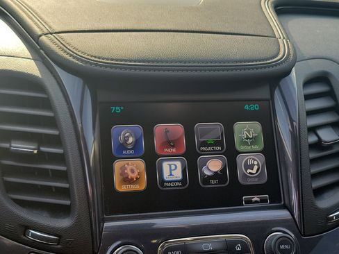 Used 2016 Chevrolet Impala LT w/ Convenience Package image 28