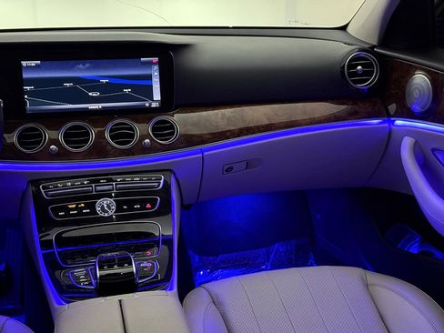 Used 2018 Mercedes-Benz E 300 4MATIC w/ Premium 1 Package image 29