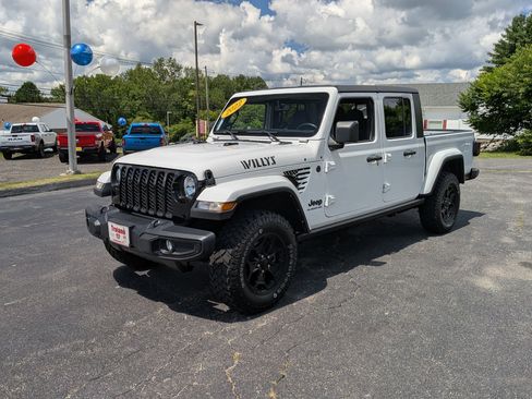 Certified 2022 Jeep Gladiator Willys image 8