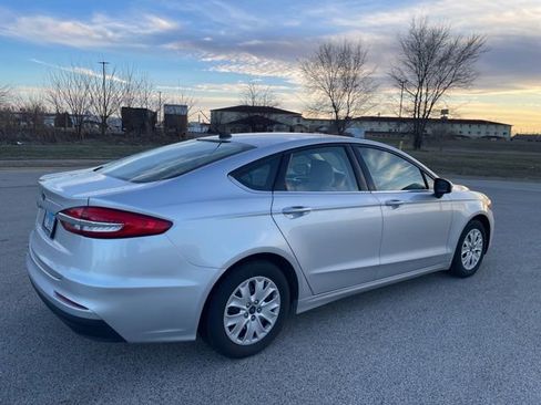 Used 2019 Ford Fusion S image 3