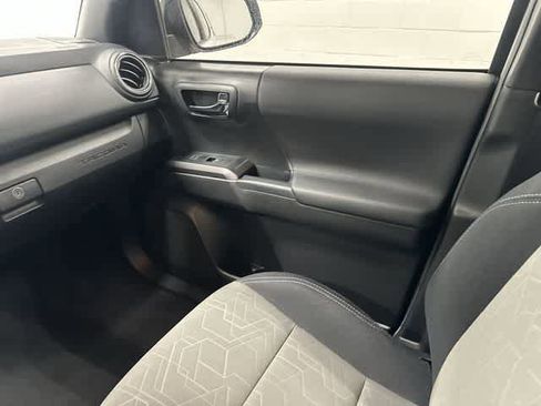 Used 2023 Toyota Tacoma TRD Off-Road image 13