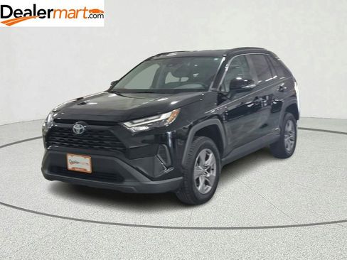 Used 2022 Toyota RAV4 XLE AWD/4WD image 1