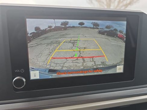 Used 2025 Toyota Tacoma SR5 AWD/4WD image 24