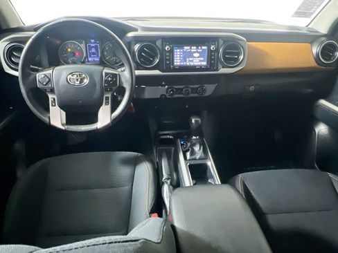 Used 2018 Toyota Tacoma SR5 image 29