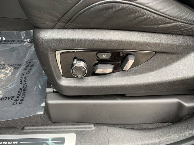 Used 2018 Cadillac Escalade Platinum AWD/4WD image 14