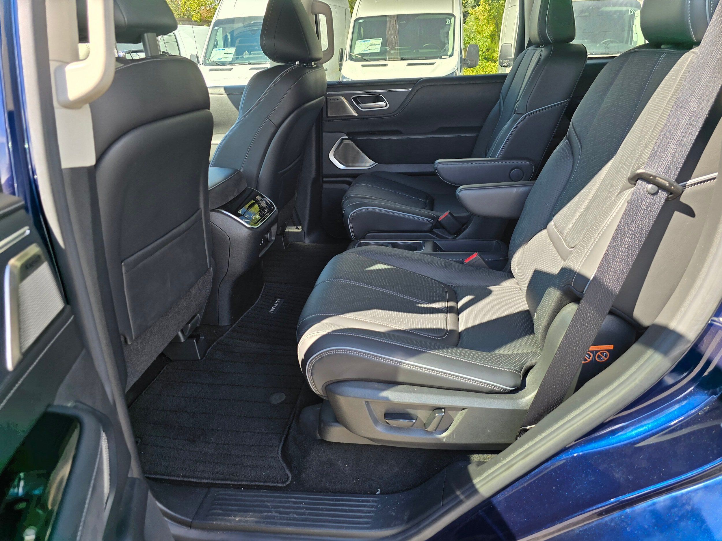 Used 2025 INFINITI QX80 Sensory AWD/4WD image 12