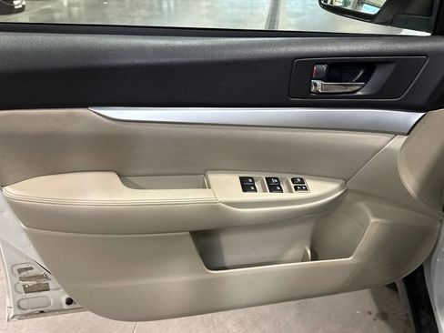 Used 2014 Subaru Outback 2.5i Premium image 7