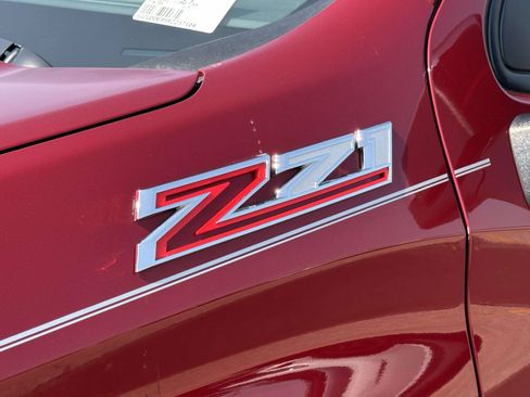 Certified 2024 Chevrolet Silverado 1500 LT w/ Z71 Off-Road Package AWD/4WD image 9