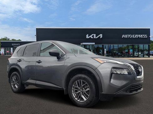 Used 2021 Nissan Rogue S image 1