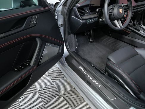 Certified 2025 Porsche 911 Carrera GTS image 8