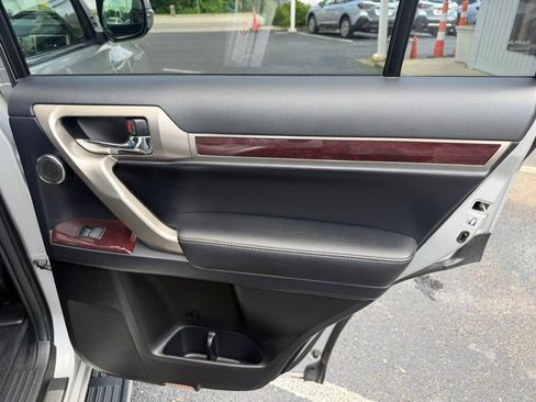 Used 2014 Lexus GX 460 Luxury AWD/4WD image 29