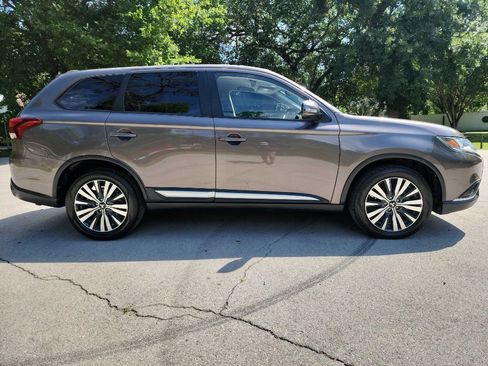 Used 2019 Mitsubishi Outlander SE FWD image 9