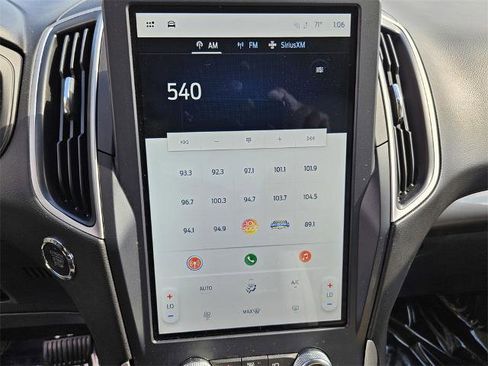 Certified 2024 Ford Edge SE image 18