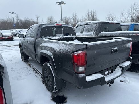 Used 2020 Toyota Tacoma image 3