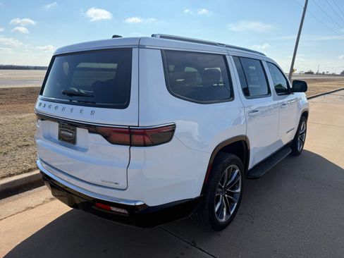 Used 2024 Jeep Wagoneer Series II w/ Premium Group I image 3