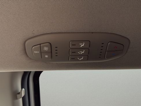 Used 2017 Kia Sedona LX w/ LX Essentials Premium Package FWD image 22