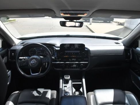 Used 2023 Nissan Pathfinder SL w/ Lighting Package (N92) AWD/4WD image 12