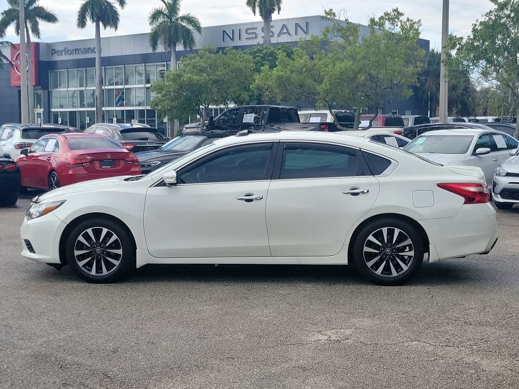 Used 2016 Nissan Altima 2.5 SL w/ 2.5 Technology w/LED Package FWD image 11
