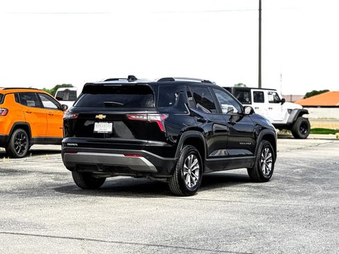 Used 2025 Chevrolet Equinox LT w/ Convenience Package II FWD image 7