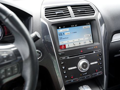 Used 2018 Ford Explorer Sport image 40