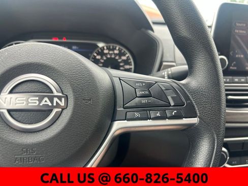 Used 2024 Nissan Altima 2.5 SV FWD image 12