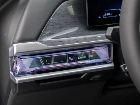New 2025 BMW 750e xDrive AWD/4WD image 20