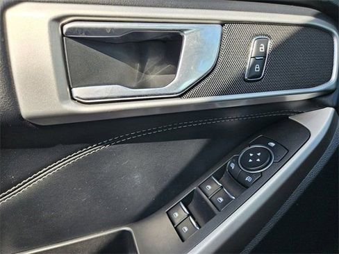 Used 2023 Ford Explorer XLT RWD image 25