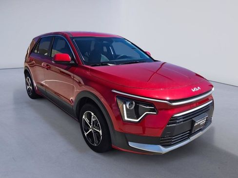 Used 2025 Kia Niro LX FWD image 8