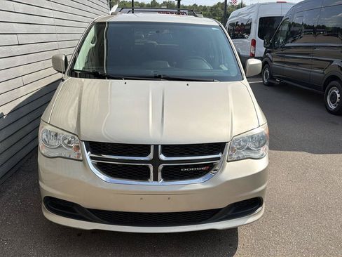 Used 2015 Dodge Grand Caravan SXT FWD image 16