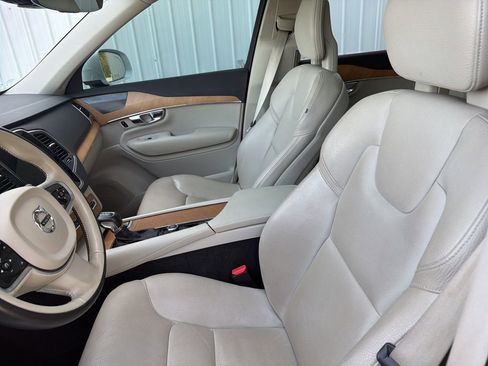 Used 2022 Volvo XC90 T6 Momentum w/ Advanced Package image 15