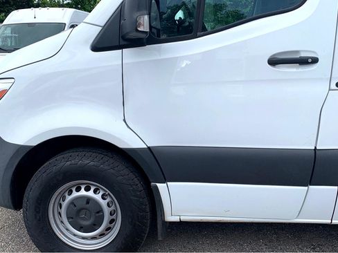 Used 2021 Mercedes-Benz Sprinter 2500 image 31