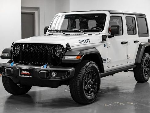 Used 2023 Jeep Wrangler Unlimited w/ Cold Weather Group AWD/4WD image 6