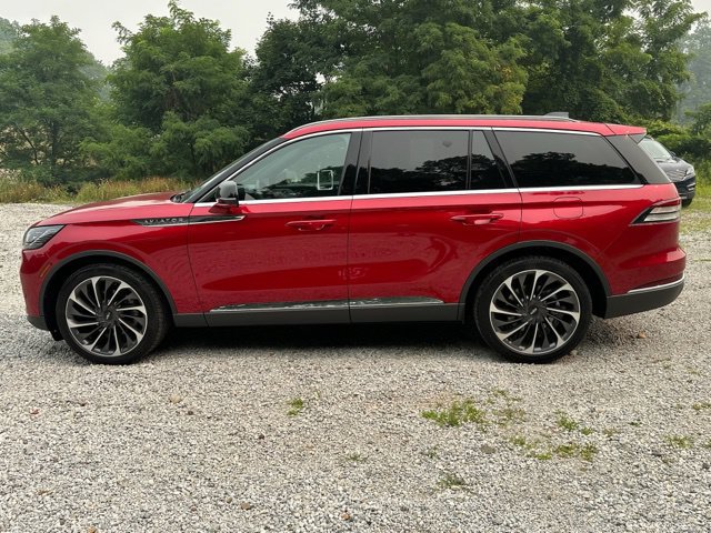 New 2026 Lincoln Aviator Reserve AWD/4WD image 2