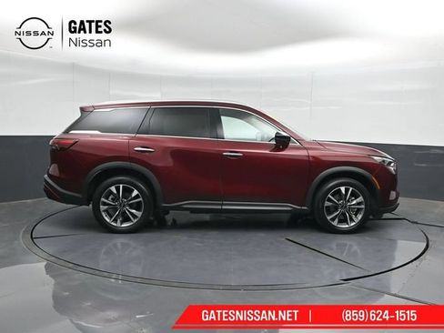 Used 2025 INFINITI QX60 Luxe AWD/4WD image 3