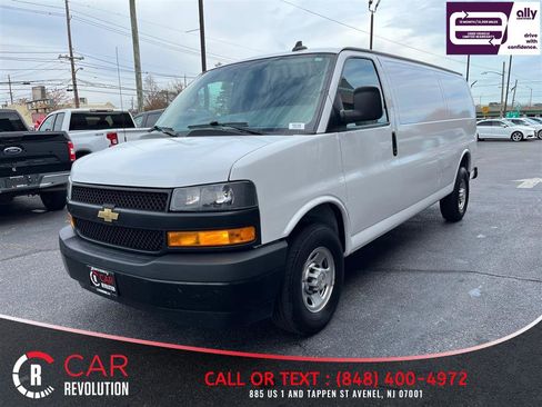 Used 2021 Chevrolet Express 2500 Extended w/ Driver Convenience Package RWD image 4