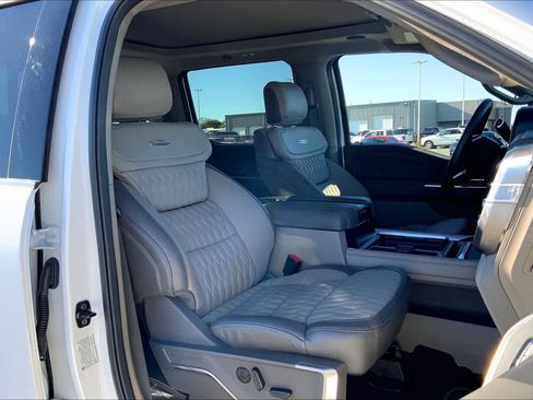 Certified 2025 Ford F350 Platinum w/ Platinum Plus Package image 8