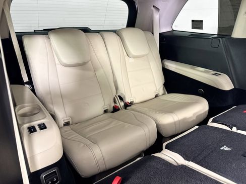 Used 2021 Mercedes-Benz GLS 580 4MATIC image 36