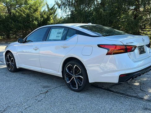 New 2025 Nissan Altima 2.5 SR image 7
