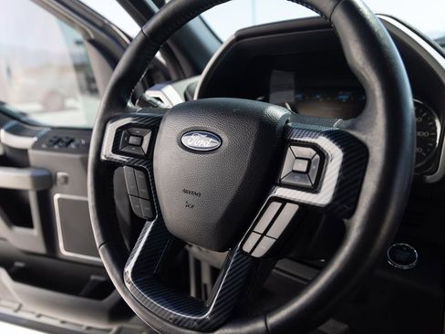 Used 2018 Ford F150 Lariat w/ Equipment Group 502A Luxury AWD/4WD image 32