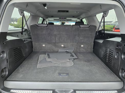 Used 2020 Cadillac Escalade ESV Premium Luxury image 9