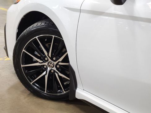 Used 2022 Toyota Camry SE image 21