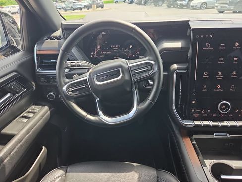 Certified 2025 GMC Yukon Denali AWD/4WD image 12