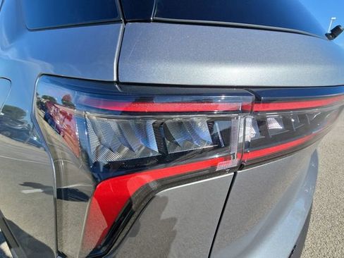 Used 2025 Chevrolet Equinox ACTIV FWD image 36
