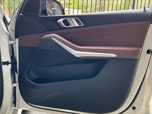 Used 2022 BMW X5 sDrive40i w/ M Sport Package image 22