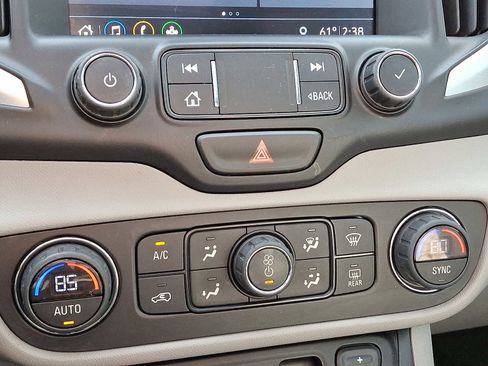 Used 2019 GMC Terrain SLT w/ Preferred Package image 16