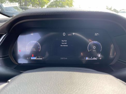 Used 2025 Jeep Grand Cherokee Altitude AWD/4WD image 21