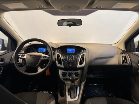 Used 2014 Ford Focus SE FWD image 12