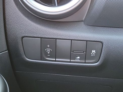 Certified 2023 Hyundai Kona SE image 11