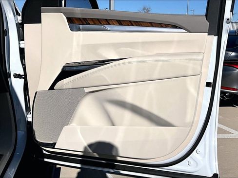 Used 2026 Cadillac Escalade Platinum Sport w/ LPO, ONYX Package image 24